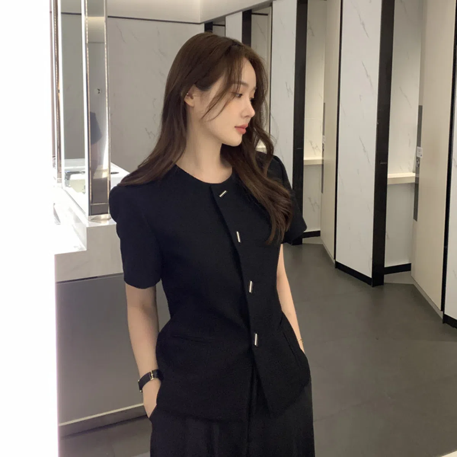 Haery No-Collar Short-Sleeve Crop Jacket