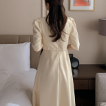 Твидовое длинное платье A-силуэта с жемчужными пуговицами и пышными рукавами “Анар”