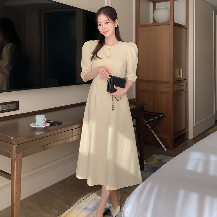 Твидовое длинное платье A-силуэта с жемчужными пуговицами и пышными рукавами “Анар”