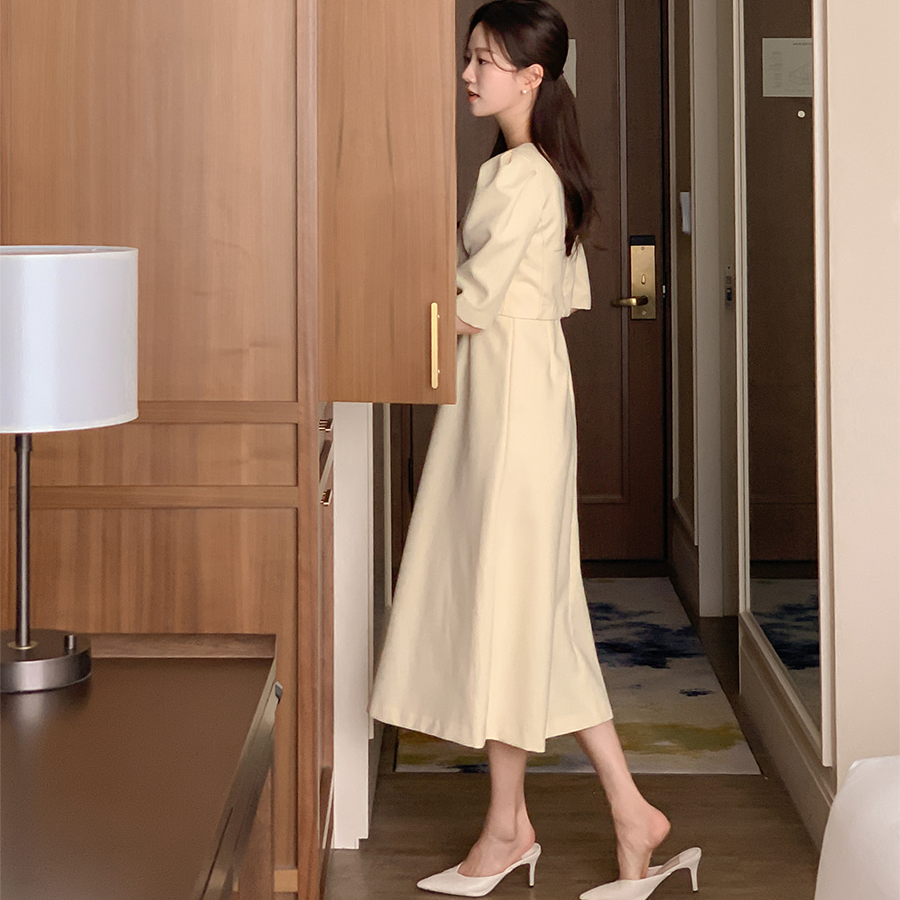 Твидовое длинное платье A-силуэта с жемчужными пуговицами и пышными рукавами “Анар”