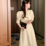 Твидовое длинное платье A-силуэта с жемчужными пуговицами и пышными рукавами “Анар”