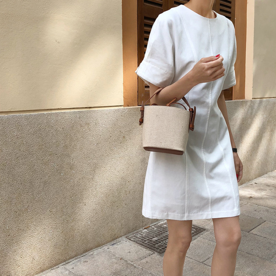 Льняное платье с короткими рукавами