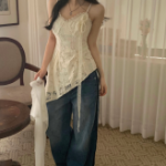 Ажурное платье-бюстье с драпировкой и кружевным топом