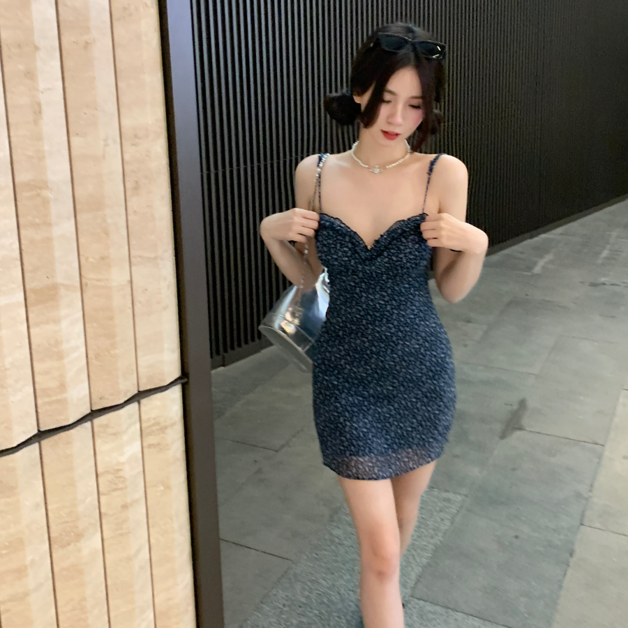 Винтажное платье-бюстье с мелким цветочным принтом и шифоновыми рюшами