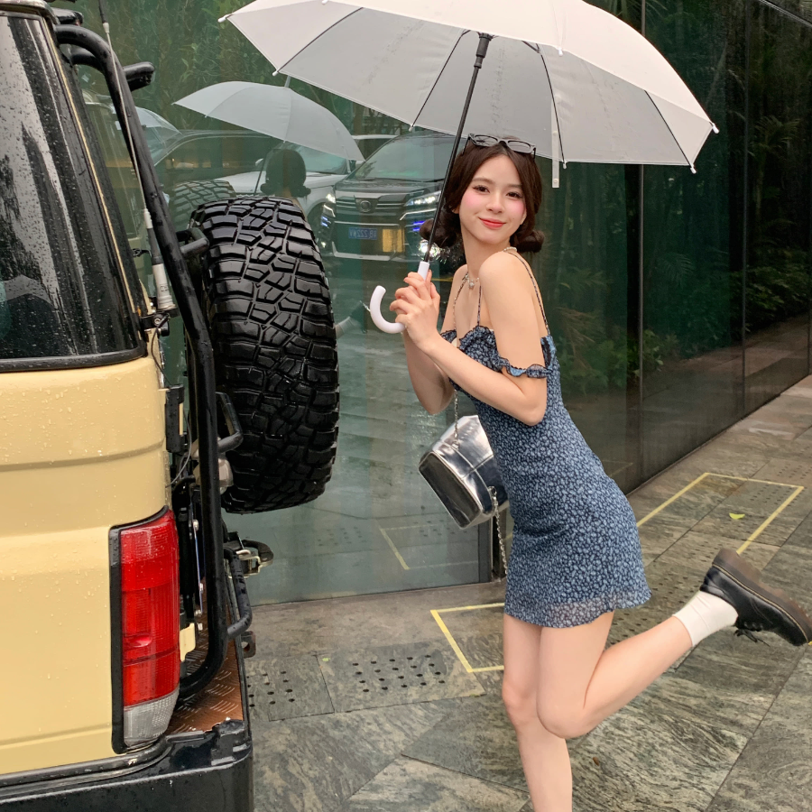 Винтажное платье-бюстье с мелким цветочным принтом и шифоновыми рюшами