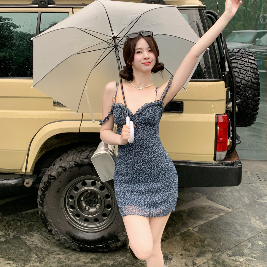 Винтажное платье-бюстье с мелким цветочным принтом и шифоновыми рюшами