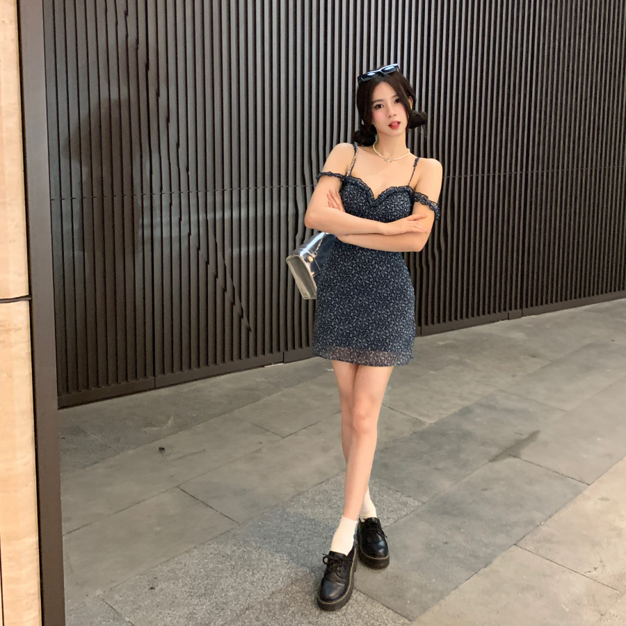 Винтажное платье-бюстье с мелким цветочным принтом и шифоновыми рюшами