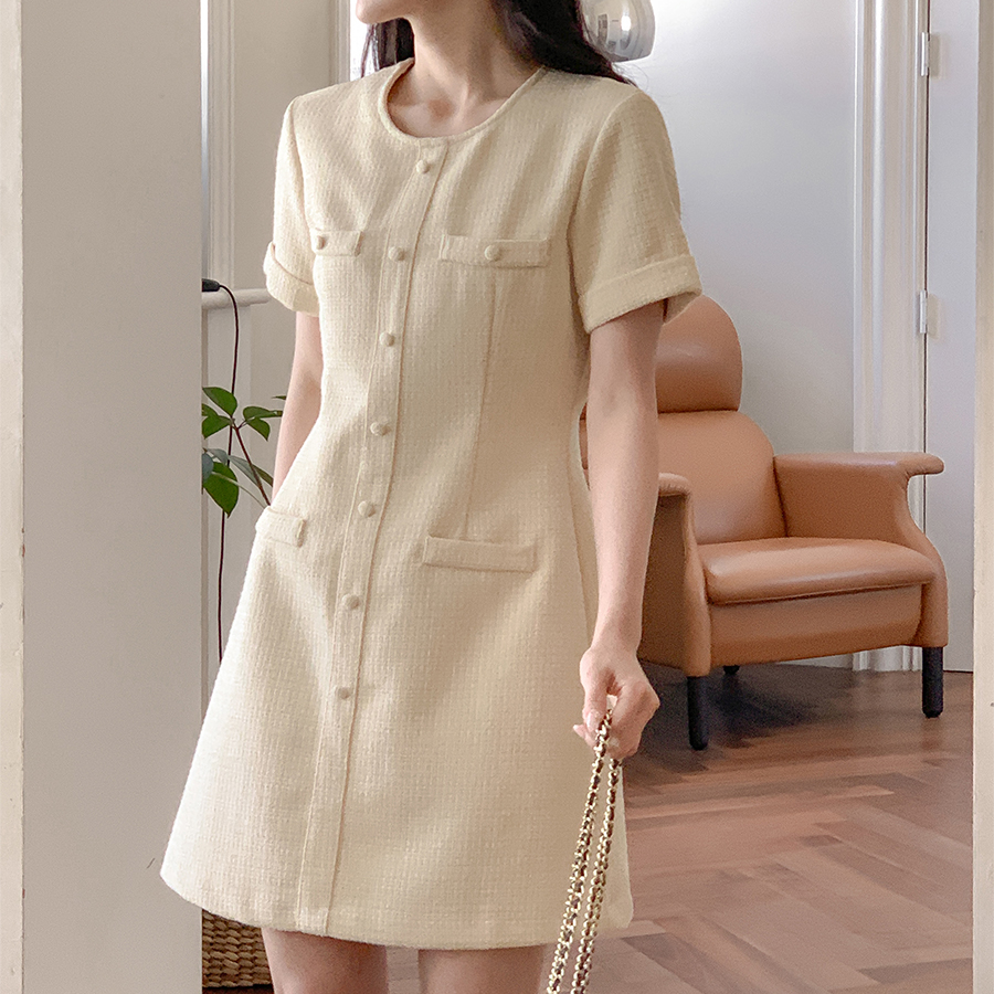 Твидовое мини-платье A-силуэта с круглым вырезом и пуговицами