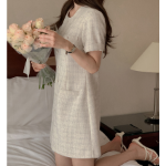 Твидовое мини-платье A-силуэта с круглым вырезом и пуговицами