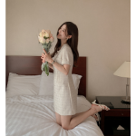 Твидовое мини-платье A-силуэта с круглым вырезом и пуговицами