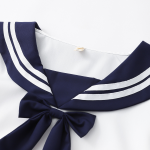 Мини-платье в стиле морской формы с бантом и короткими рукавами