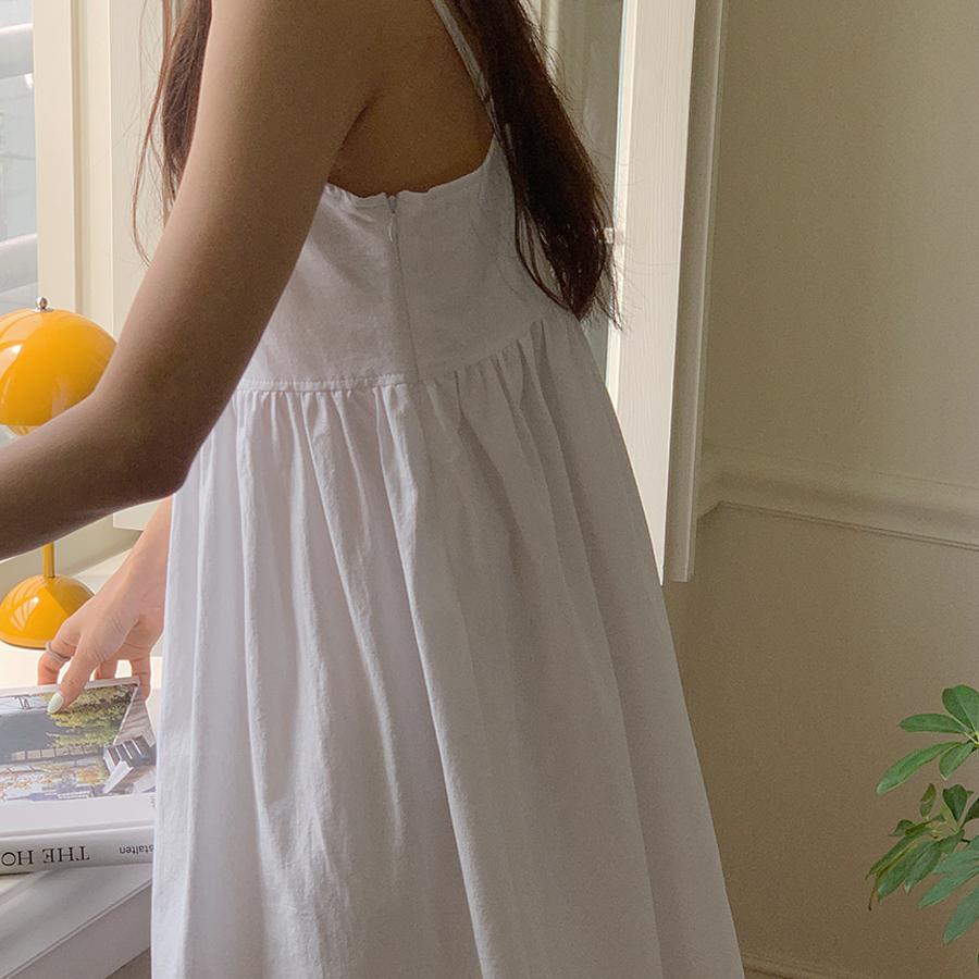 Льняной сарафан на тонких бретелях