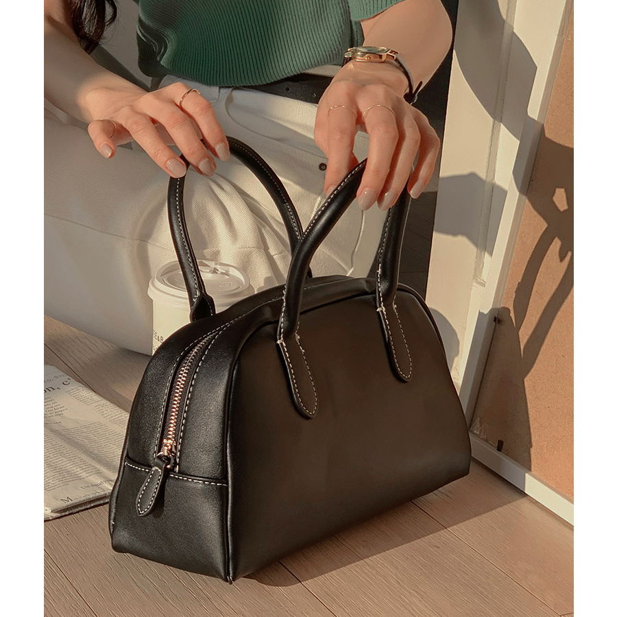 Oren Mini Tote Bag — компактная и стильная сумка для повседневных образов