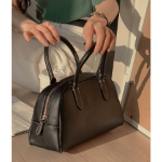 Oren Mini Tote Bag — компактная и стильная сумка для повседневных образов