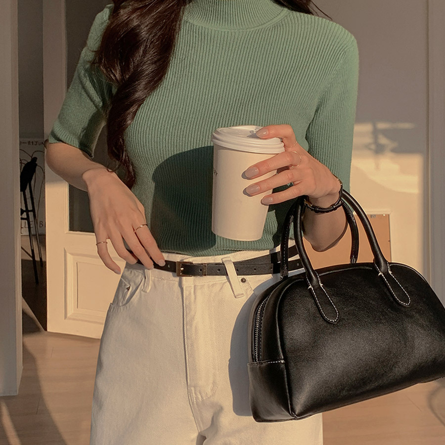 Oren Mini Tote Bag — компактная и стильная сумка для повседневных образов