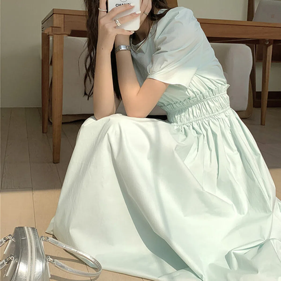 Романтичное длинное платье с короткими рукавами