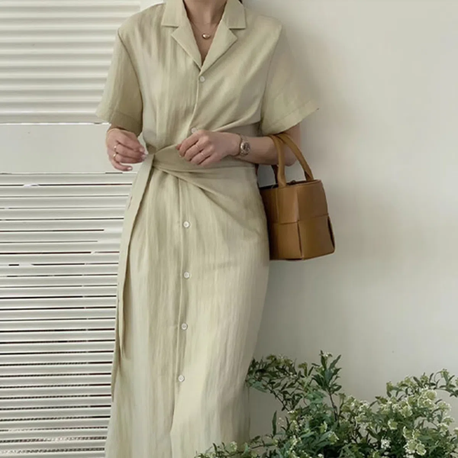 Минималистичное платье с запахом для торжественных случаев