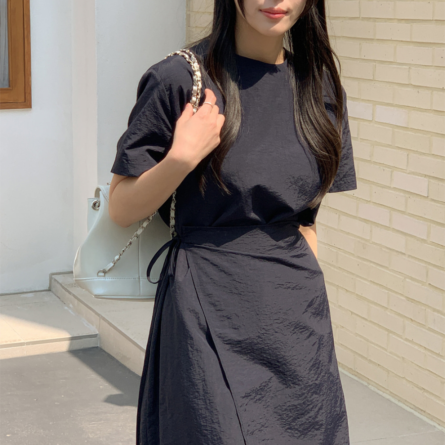 Лёгкое платье с запахом из нейлона для торжественных случаев