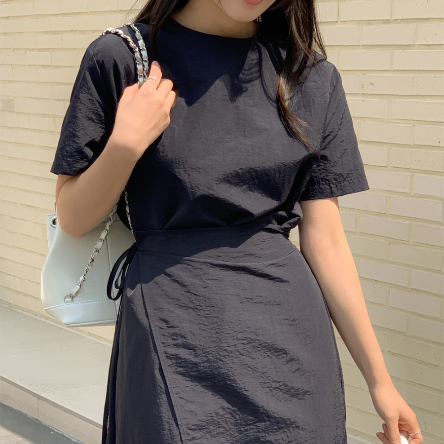 Лёгкое платье с запахом из нейлона для торжественных случаев