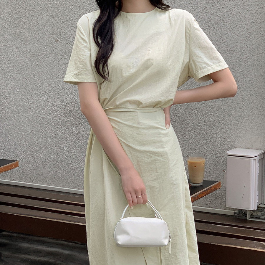 Лёгкое платье с запахом из нейлона для торжественных случаев