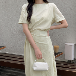 Лёгкое платье с запахом из нейлона для торжественных случаев