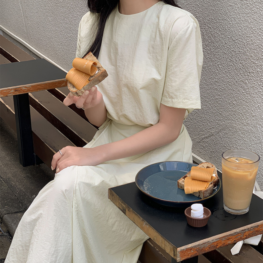 Лёгкое платье с запахом из нейлона для торжественных случаев