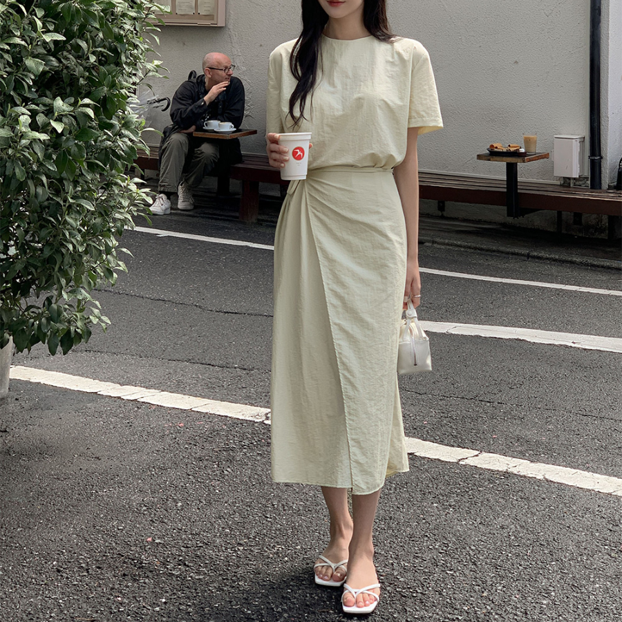 Лёгкое платье с запахом из нейлона для торжественных случаев