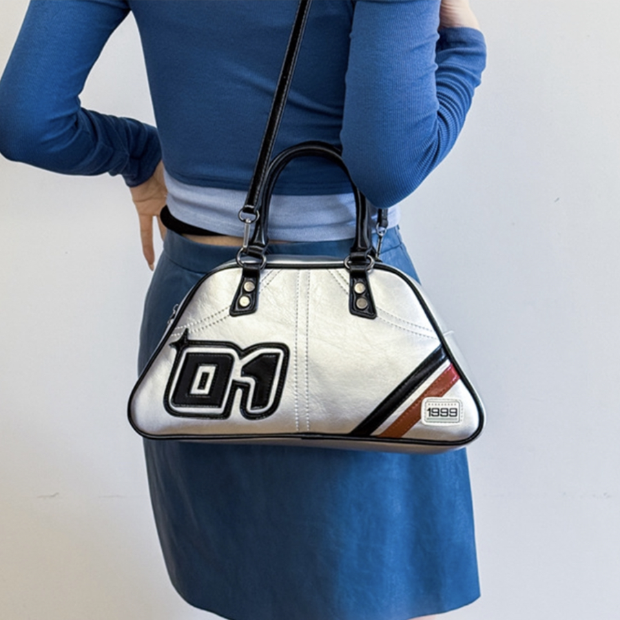 Racer 01 Tote Bag — спортивная мини-сумка в городском стиле для активной и стильной жизни