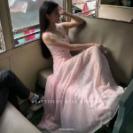 Длинное платье с кружевом и асимметричным кроем