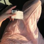 Длинное платье с кружевом и асимметричным кроем