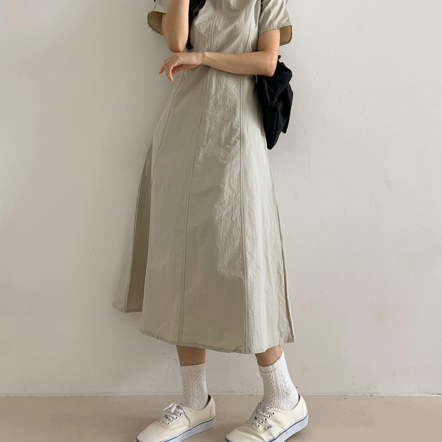 Лёгкое платье из нейлона с задним бантом и карманами