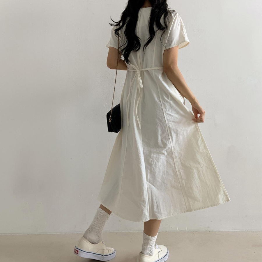 Лёгкое платье из нейлона с задним бантом и карманами