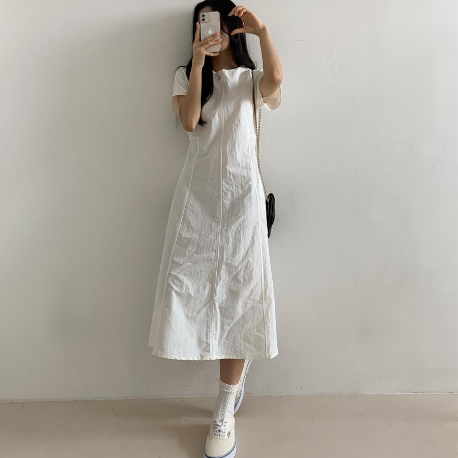 Лёгкое платье из нейлона с задним бантом и карманами