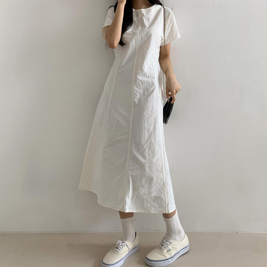 Лёгкое платье из нейлона с задним бантом и карманами