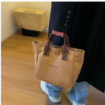 Lunch Tote Bag — стильная и удобная сумка для ланча, которая делает каждый обед комфортным