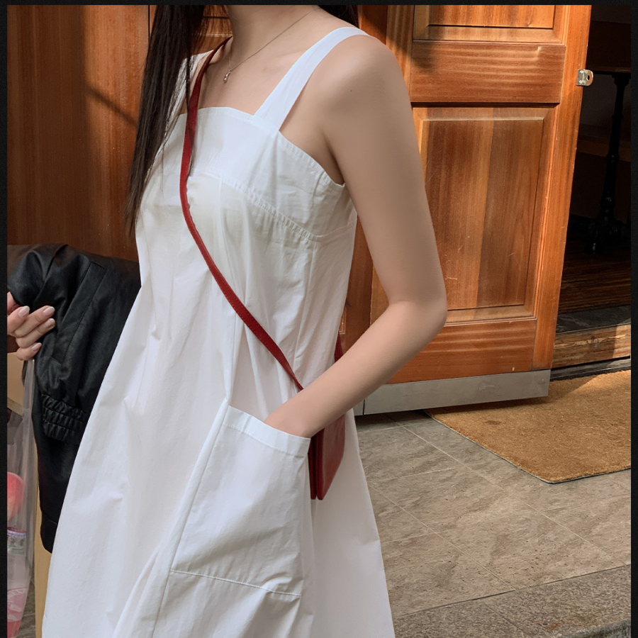 Облегающее хлопковое платье с карманами и бюстье