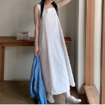 Облегающее хлопковое платье с карманами и бюстье