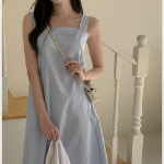 Облегающее хлопковое платье с карманами и бюстье