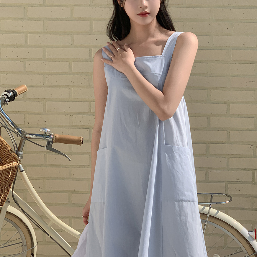 Облегающее хлопковое платье с карманами и бюстье