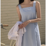 Облегающее хлопковое платье с карманами и бюстье