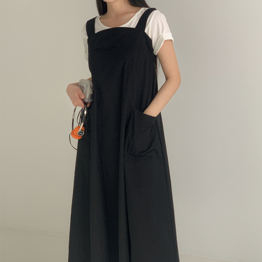 Облегающее хлопковое платье с карманами и бюстье