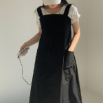 Облегающее хлопковое платье с карманами и бюстье