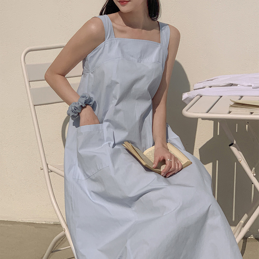 Облегающее хлопковое платье с карманами и бюстье