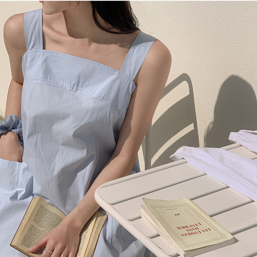 Облегающее хлопковое платье с карманами и бюстье