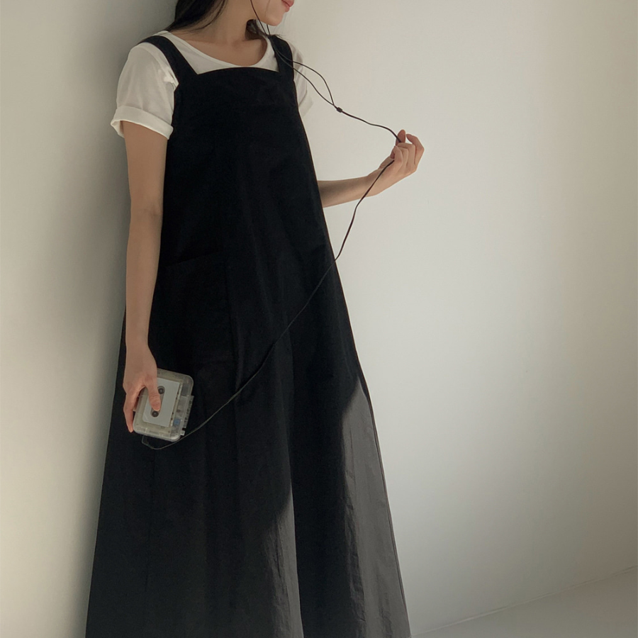 Облегающее хлопковое платье с карманами и бюстье