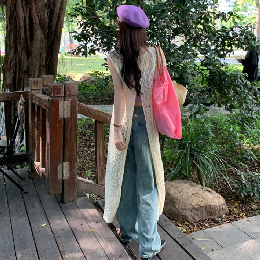 Полупрозрачное вязаное длинное платье с разрезом сзади