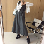 Летний A-силуэтный сарафан с поясом и накладными карманами