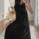 Льняное миди-платье для отпуска в тёплых странах