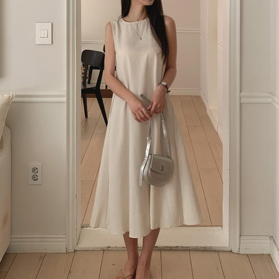 Льняное миди-платье для отпуска в тёплых странах