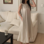 Льняное миди-платье для отпуска в тёплых странах